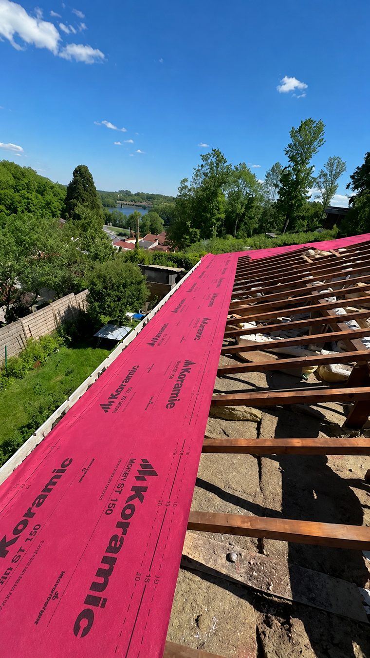 Écran sous-toiture posé lors d'une rénovation — chantier TOIT X'PRESS